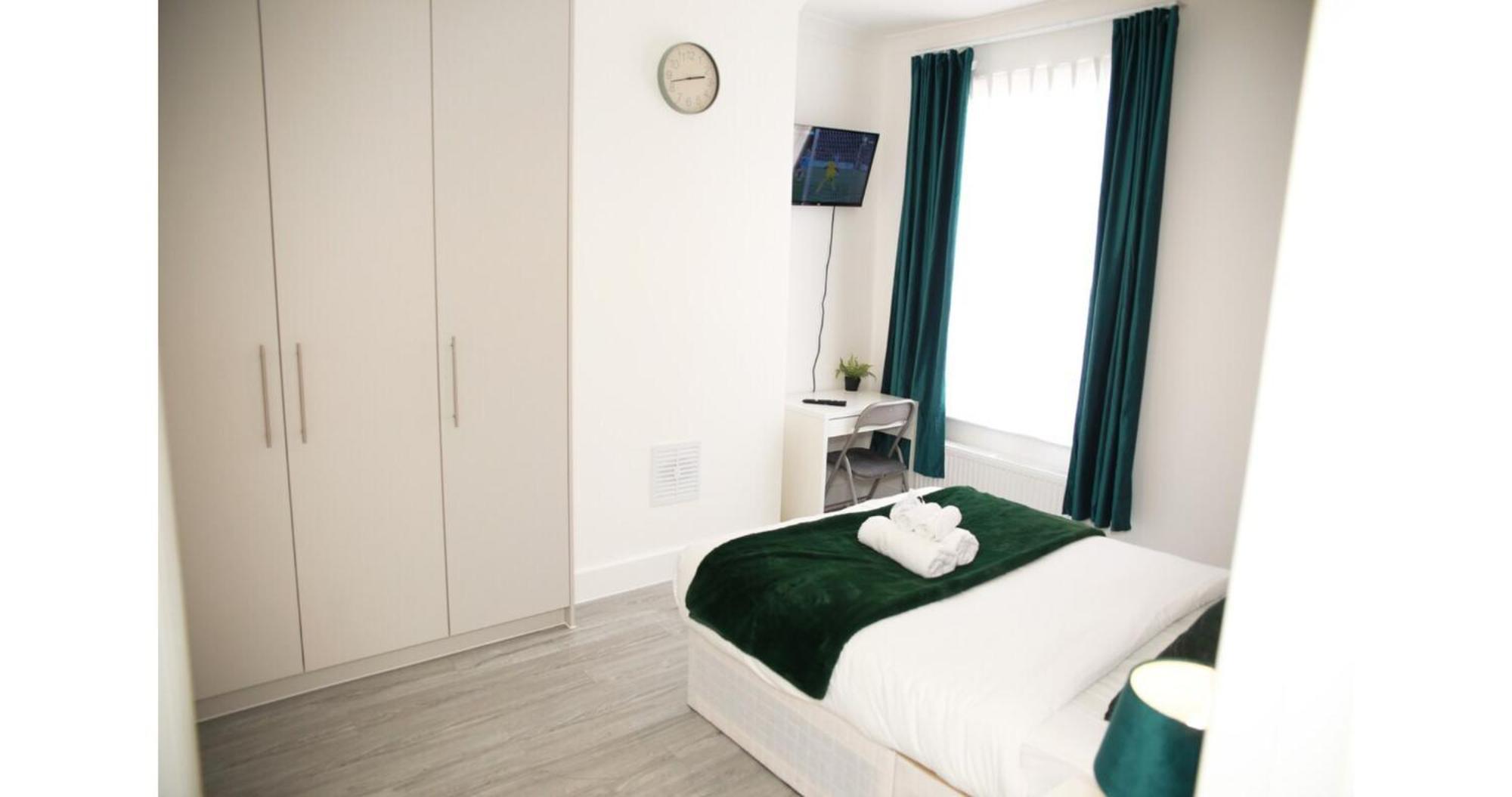 Cricklewood Deluxe Ensuite Room London Bagian luar foto