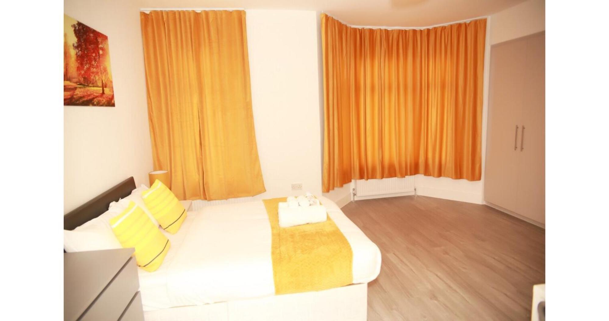 Cricklewood Deluxe Ensuite Room London Ruang foto